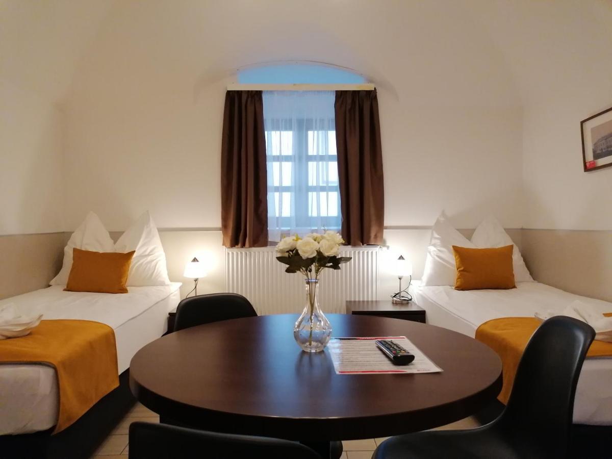 River Apartmanhaz Jászberény Bagian luar foto