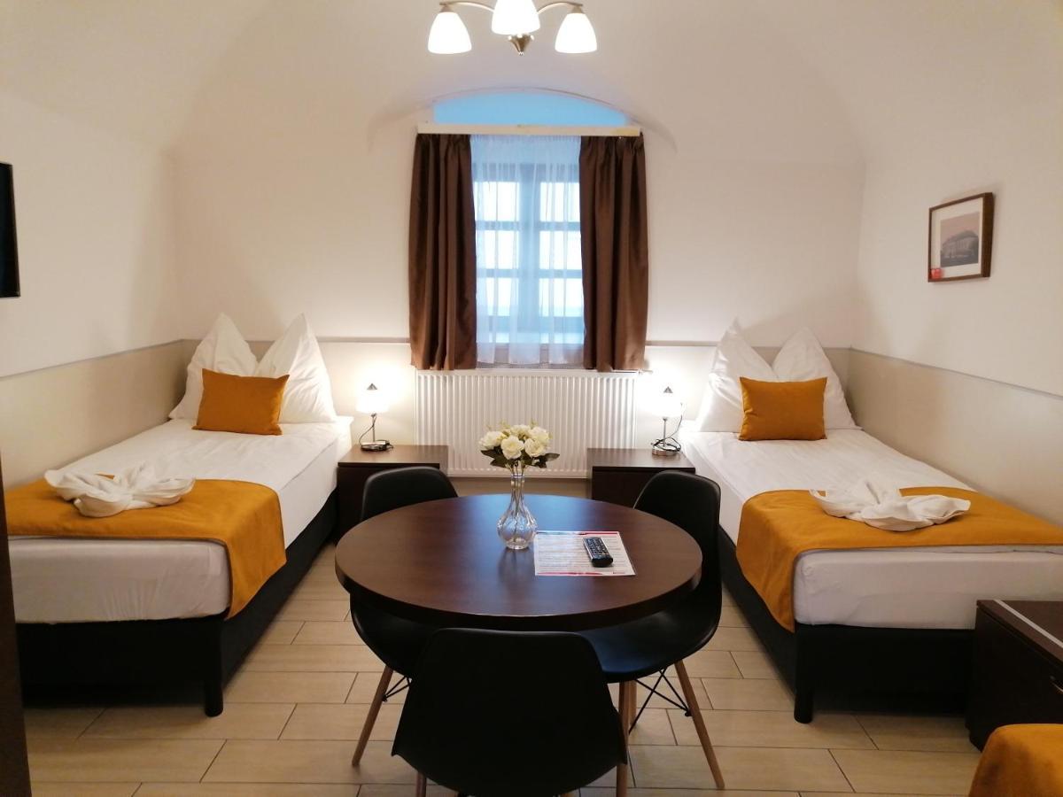 River Apartmanhaz Jászberény Bagian luar foto